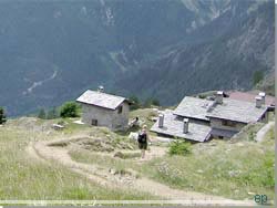 Rifugio Bertone dukker op lidt længere nede