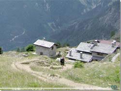 Rifugio Bertone dukker op lidt lngere nede