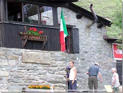 Rifugio Bertone (1950 m)