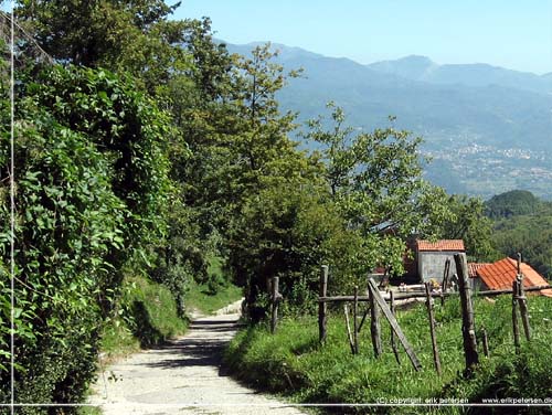 Toscana. Alpi Apuane trek. Dag 1. Et kig tilbage mod landsbyen Eglio
