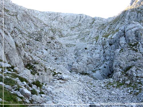 Toscana. Alpi Apuane trek. Dag 2. Sporet op mod Pania della Croce kan kun akkurat anes