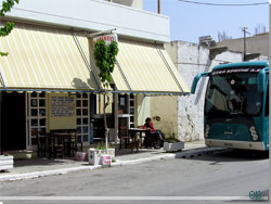 Busstation og Kafeneion