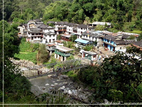 Nepal. Birethanti og hngebroen