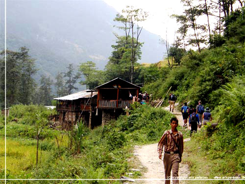 Nepal. Det sidste stykke vej til Birethanti