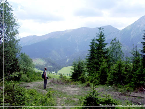 Slovakiet. Zdiar. Et kig ud over dalen med de Belianske Tatra i baggrunden