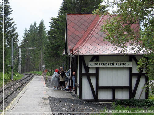 Slovakiet. Den lille station eller trinbrdt i Popradske pleso