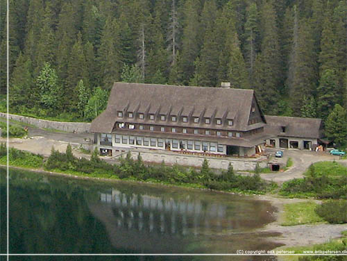 Slovakiet. Refugie Chata pri Popradskom plese (1474 m) set lidt hjere oppe fra