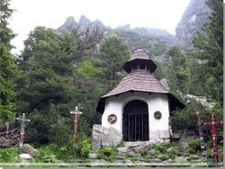 Slovakiet. Mindelund, Symbolicky cintorin,  ved Popradske pleso [Klik for et strre billede]