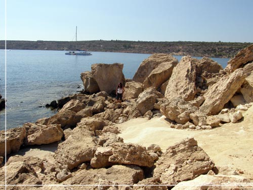 Cypern. Bugten ved Cyclops cave. Vi kom helt ned p stranden og mtte finde opad igen