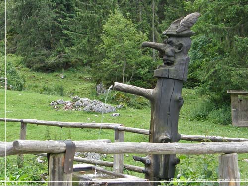 Tyskland. Berchtesgadenland. Vandpost ved Knigsbachalm