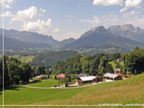 Tyskland. Berchtesgadenland. Flot udsigt over dalen p vej ned til Dorf Knigssee