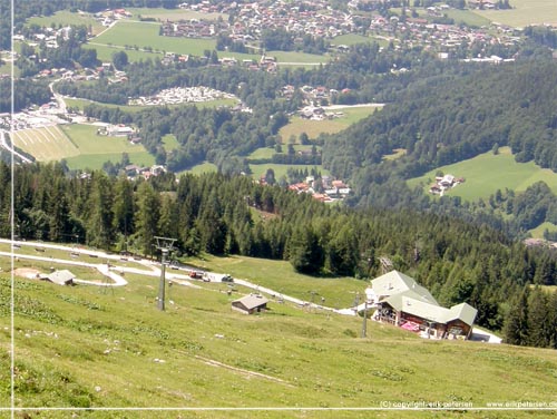 Tyskland. Berchtesgadenland. Udsigt til dalen og Jenner Mittelstation