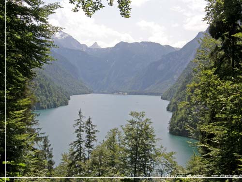 Tyskland. Berchtesgadenland. Derfor hedder det Malerwinkel. St. Bartholom anes i baggrunden