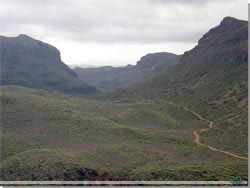 Gran Canaria. Et kig mod syd, med grusvejen  til Maspalomas, der anes i det fjerne [Klik for strre foto]