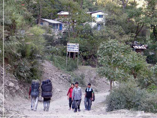 Nepal. Velkommen til Tatopani [copyright: Erik Petersen]