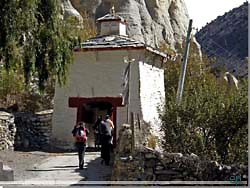 Nepal. Den nordlige byport i Marpha [Klik for et strre billede]