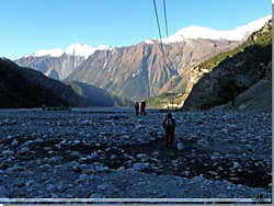 Nepal. Gandaki flodlejet tidlig morgen ved Tukuche [Klik for et strre billede]