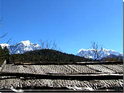 Nepal. Udsigt til Nilgiri, Annapurna I og Bharha Chuli ogs kaldet Fang eller Sikha [Klik for et strre billede]