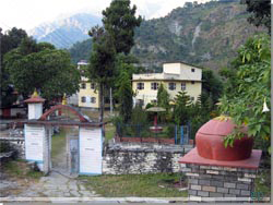 Nepal. Det store hindu tempel i Galeshwar [Klik for et strre billede]