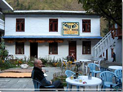 Nepal. Eagles Nest Lodge i Ghasa [Klik for et strre billede]