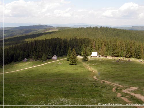 Tatra. Et stykke oppe ad bakken ser et kig tilbage mod nord og Jaworzynskiej sdan ud