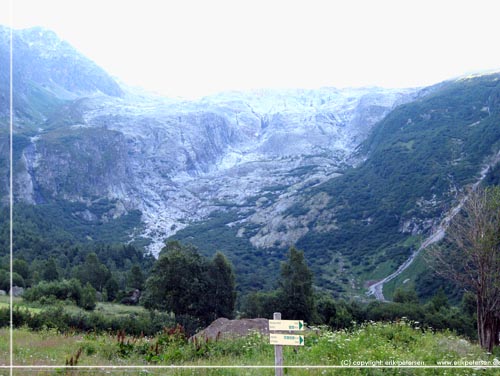 TMB. Den imponerende gletcher Glacier du Tour i baghaven til Chalet Alpin du Tour