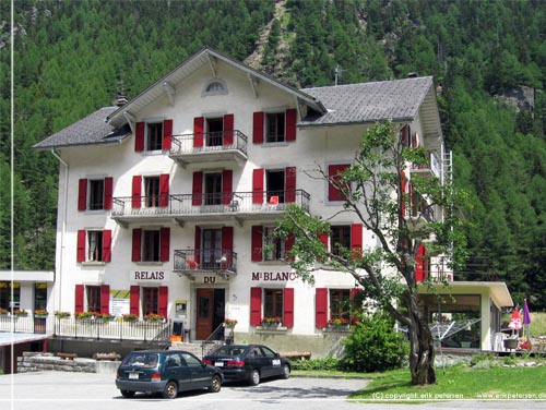TMB. Som det absolut sidste hus i Trient ligger vores frste overnatning i Schweiz, Relais du Mont-Blanc