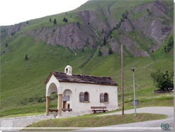 TMB. Overfor Chalet Col de Fenetre i Ferret, ligger dette lille kapel