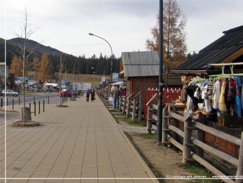 Zakopane. Langs Br. Crecha er der i vrigt linet op med masser af sm boder