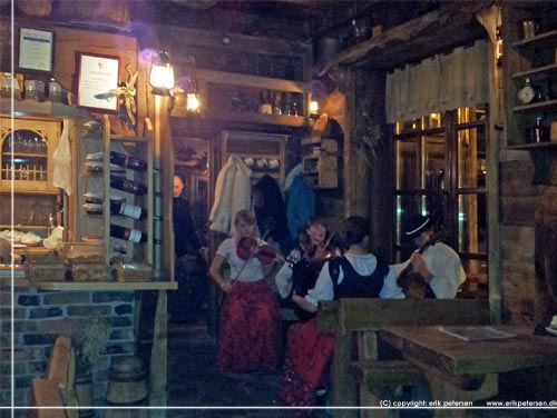 Zakopane. Podhale folklore med traditionelle dragter og musik p restauranter