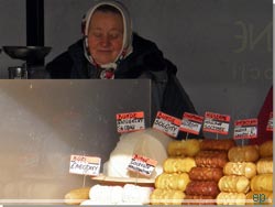 Den bermte lokale ost Oscypek, til salg fra sm boder