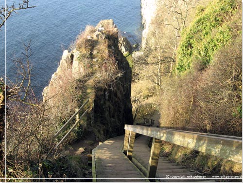 Bornholm. Trapperne frer ned til Jons Kapel