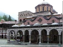 Bulgarien. Klosteret i Rila bjergene blev grundlagt i 876-946