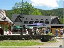 Cafeteriaer, forsyninger af fast food, drikkelse og sm turistboder