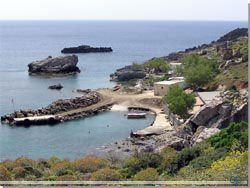 Den lille havn ved Damnoni Beach