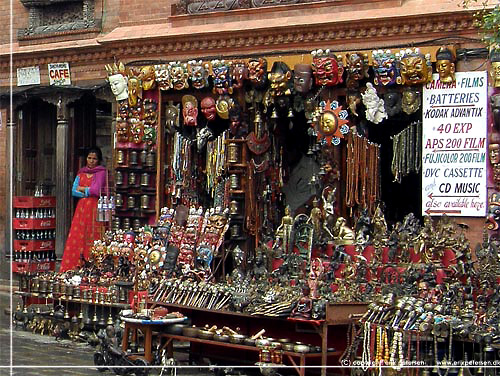 Nepal. Kathmandu. Souvenirbutik ved Svayambhu stupaen