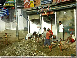 Nepal. Vejarbejde i Kathmandu [Klik for et strre billede]