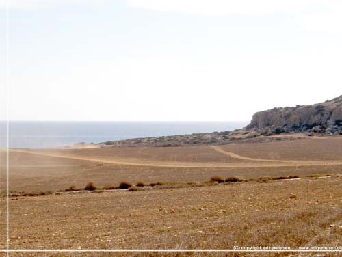 Cypern. Grusvejene ved halven p Kavo Gkreko og klippeformationen til hjre