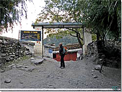 Nepal. Ved porten til Tukuche, Mustang [Klik for et strre billede]