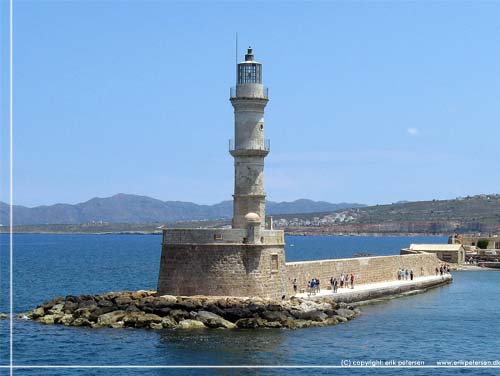 Den gamle bydel i Chania er meget charmerende med de sm gader bag den venezianske havn