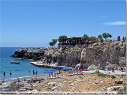 Marmara Beach. Et yndet udflugtsml med taxi boat fra Loutro. Taverna oppe p klippen