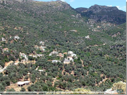 Kreta. Fra toppen er der en fin udsigt over Anidri Kreta. Fra toppen er der en fin udsigt over Anidri
